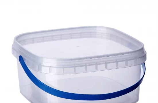 500 ml kvadratiniai kibirėliai 124x110x58 mm su rankenėle